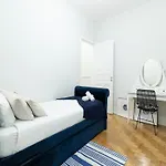 Apartament Akicity Iris *