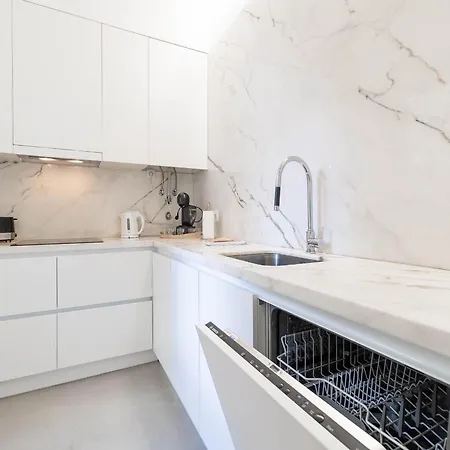 Akicity Iris Lizbona