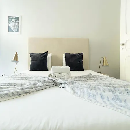 Akicity Iris Apartment