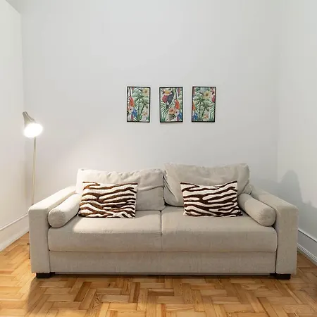 Akicity Iris Apartment *