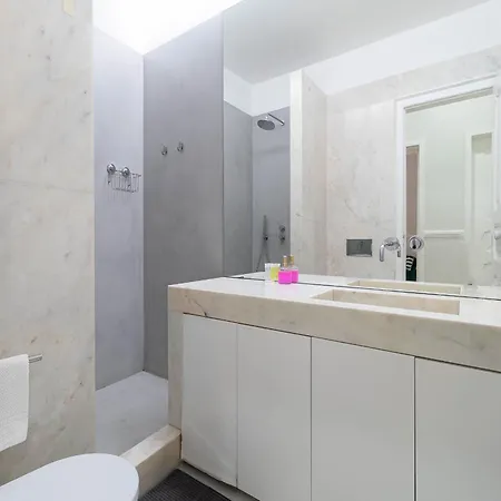 Apartment Akicity Iris Lisbon